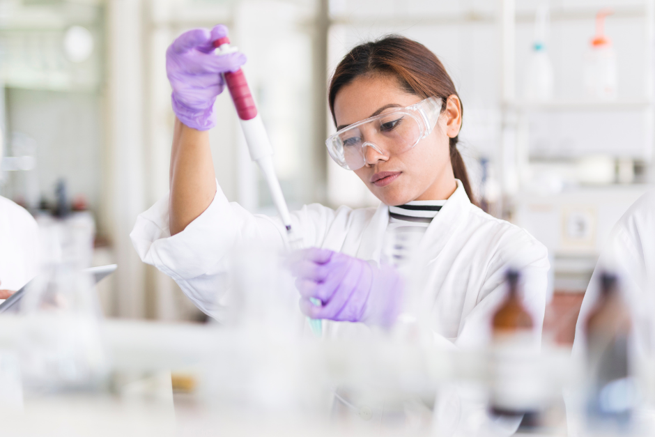 From lab to leadership: How to transition into management roles in the chemical industry